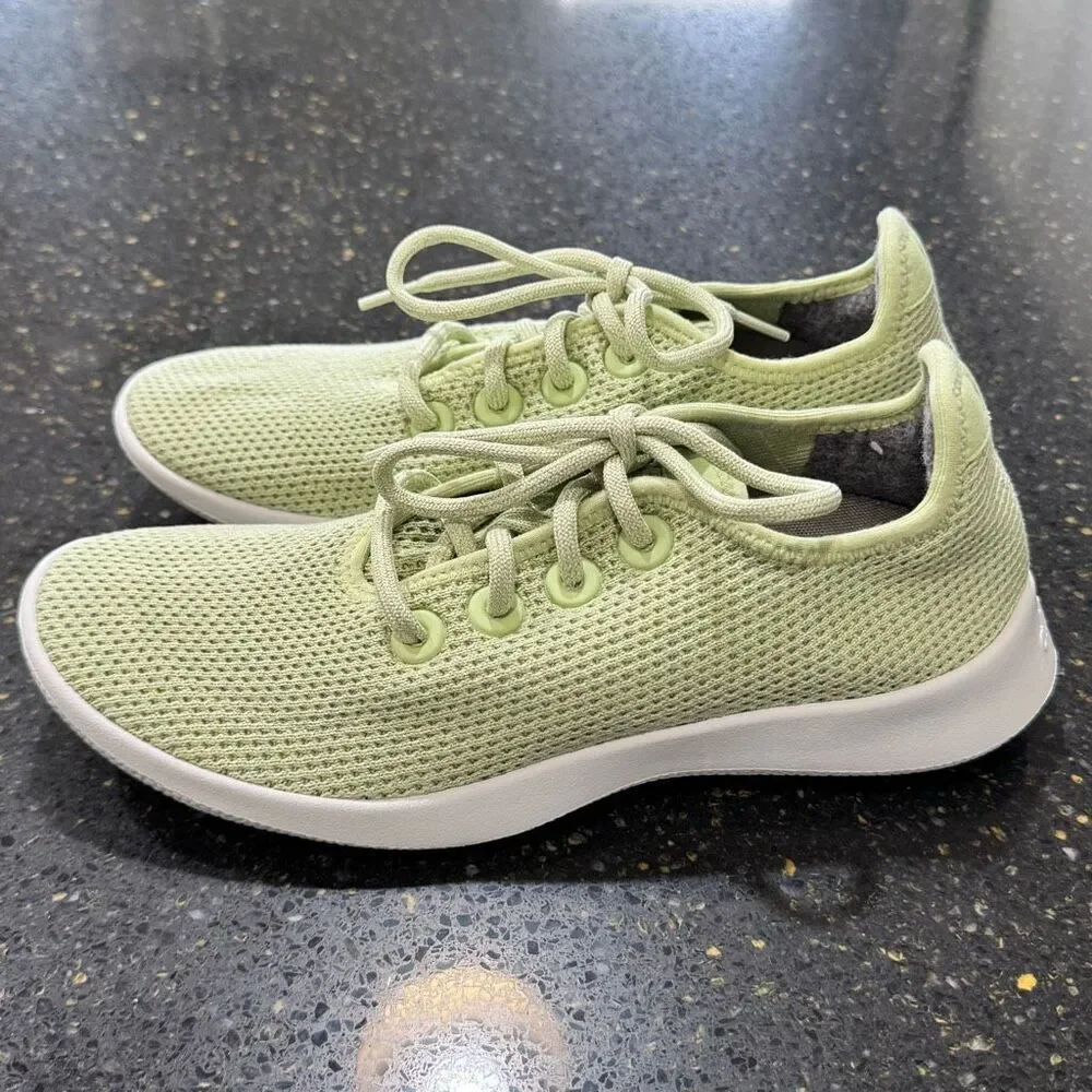 Allbirds Tree Runner Light Green. Size 8.